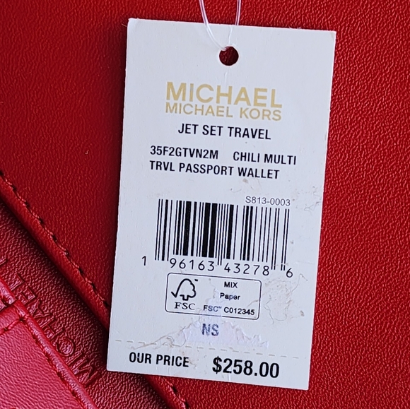 Michael Kors Jet Set Travel Passport Logo Wallet - Picture 5 of 6